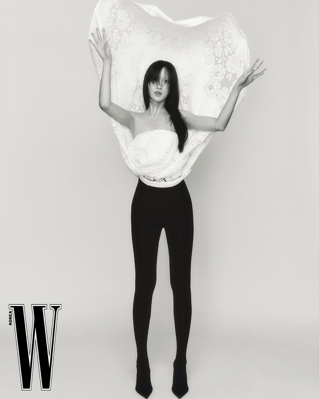 Photo shared by Yein on March 31, 2024 tagging @parkjongha, @balenciaga, @wkorea, @ansunghee7777, @leeyejin_, @esteemmodels, and @enoclee.