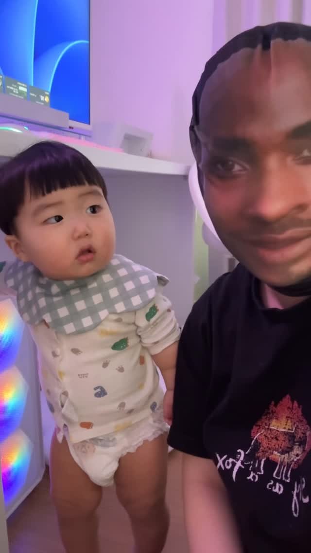 ye_vely_s 게시물 이미지: 생존을 위한 뽀뽀(?)