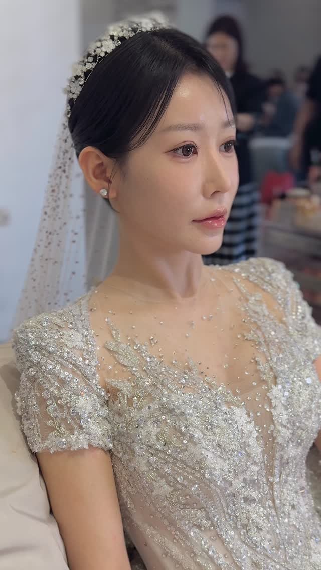 yeadini 게시물 이미지: ⠀
⠀
작은 얼굴에 또렷한 이목구비,
원래도 너무 예뻤지만 오늘은 유독 더 빛났던...