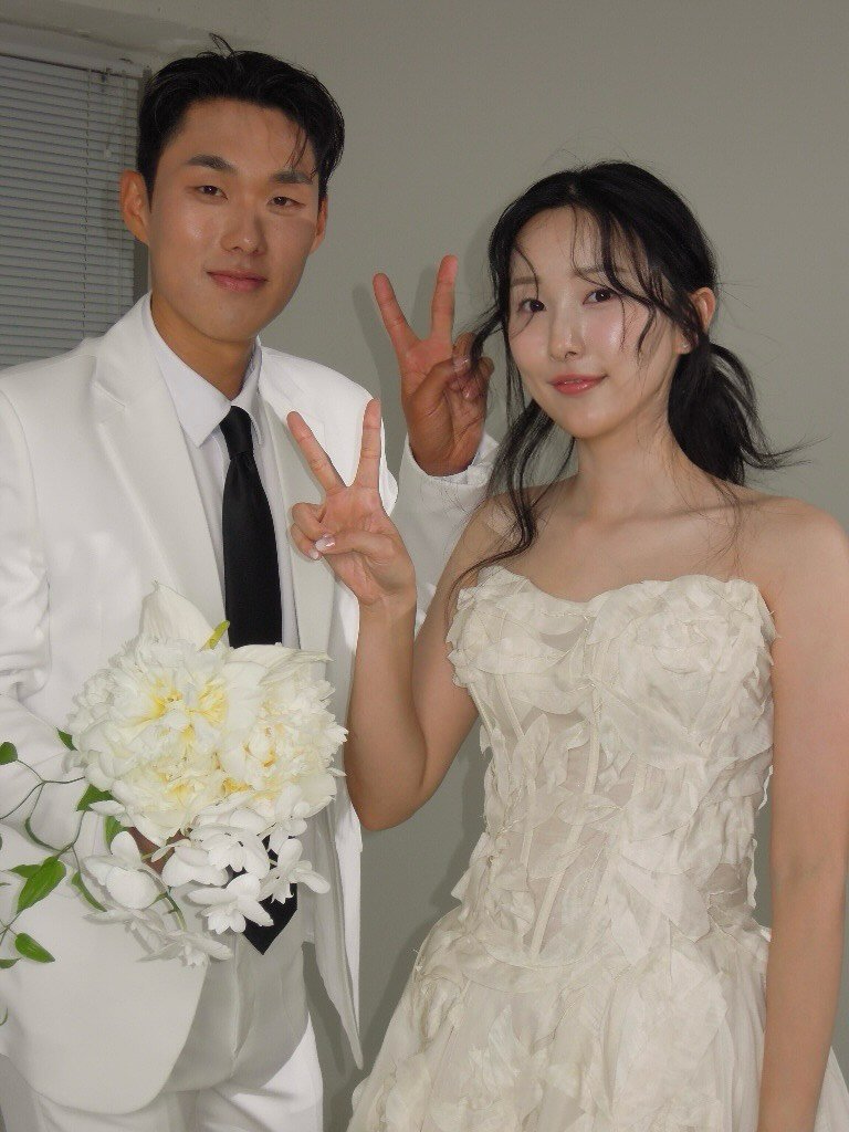 yeadini 게시물 이미지: ⠀
⠀
두 분께 오랜 추억이 되었음 하는 마음에 열심히 담아 드렸어요...