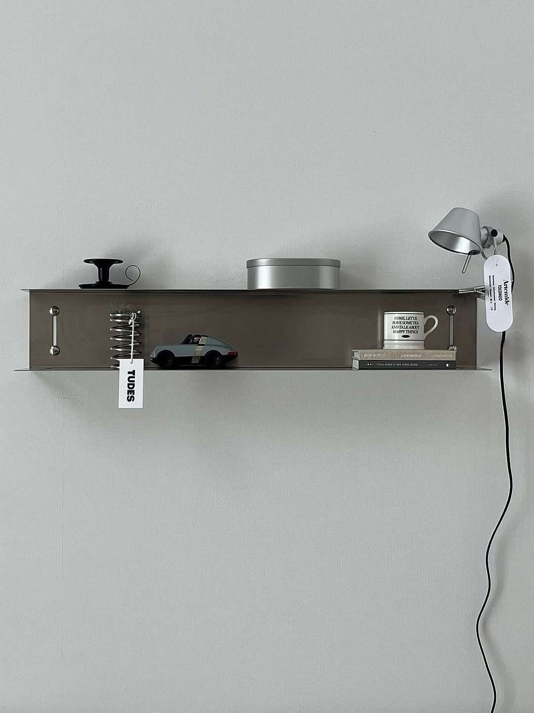 Photo by 구예지 / 대구쇼호스트 on September 24, 2025. May be an image of light switch, towel rack and text.