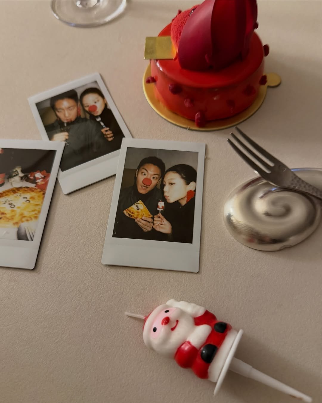 Photo by 예지 Yeji 🐿️ KIM on December 26, 2025. May be an image of polaroid and text.
