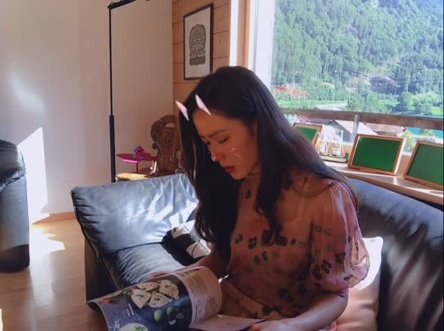 yejinfoot_official 게시물 이미지: 사진첩을 뒤적뒤적😉