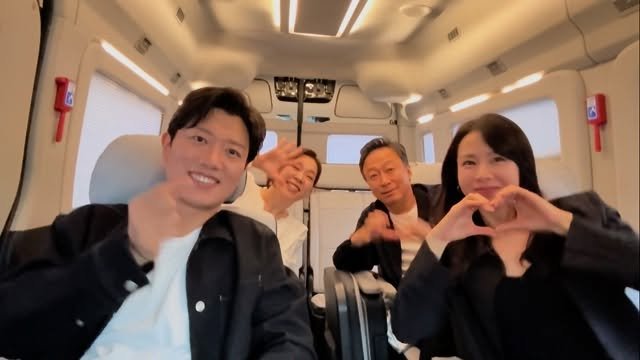 yejinhand 게시물 이미지: 지금 극장으로 여러분들 만나러 갑니다🥰
곧 만나요💜