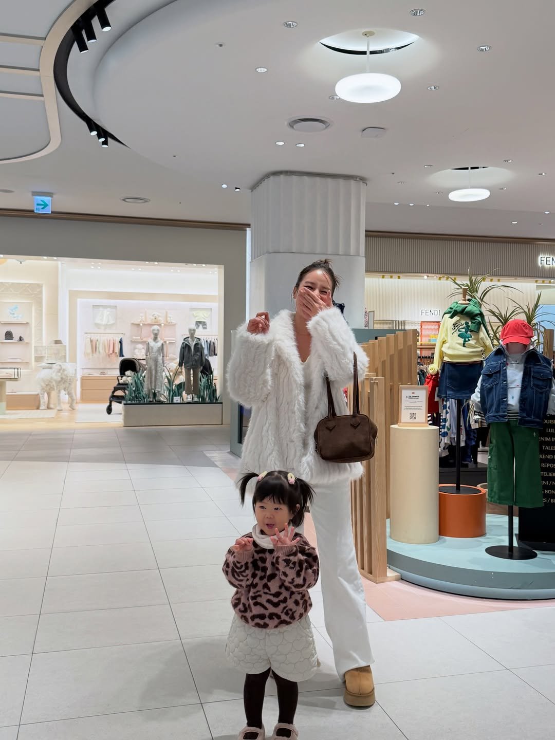 Photo by 예릴리🐣 리아맘💜 on February 04, 2026. May be an image of baby, standing, duffle coat and text.