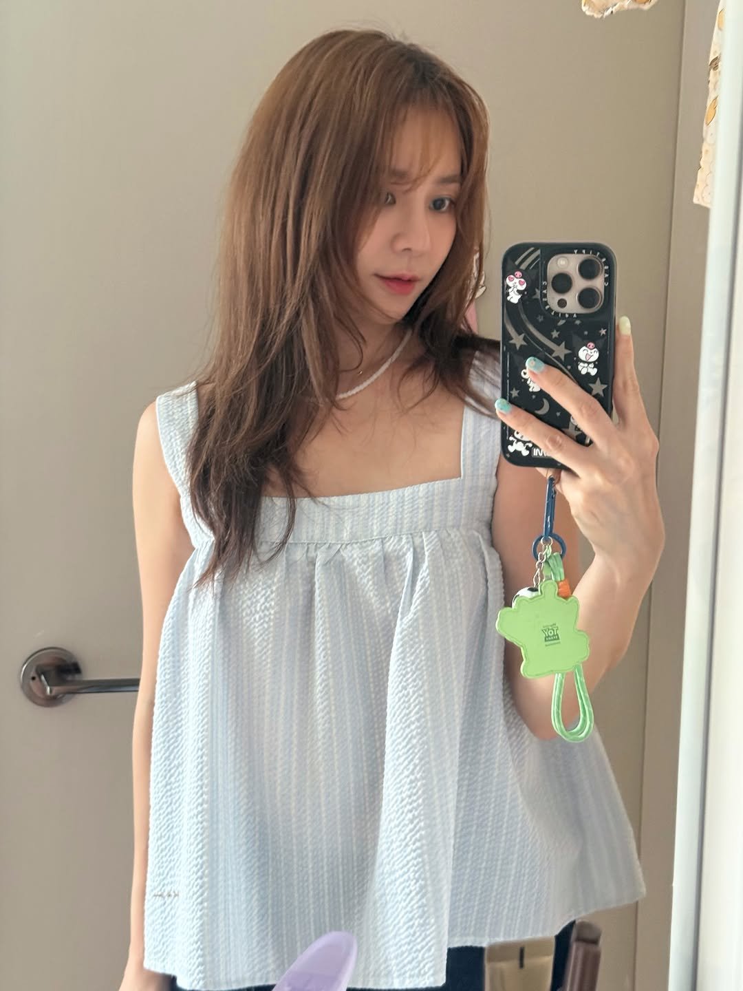 yelilly 게시물 이미지: 내가 또 예쁜 블라우스 찾아왔는데 , 
리아보느라 외출을 못해서 방구석셀카로...
