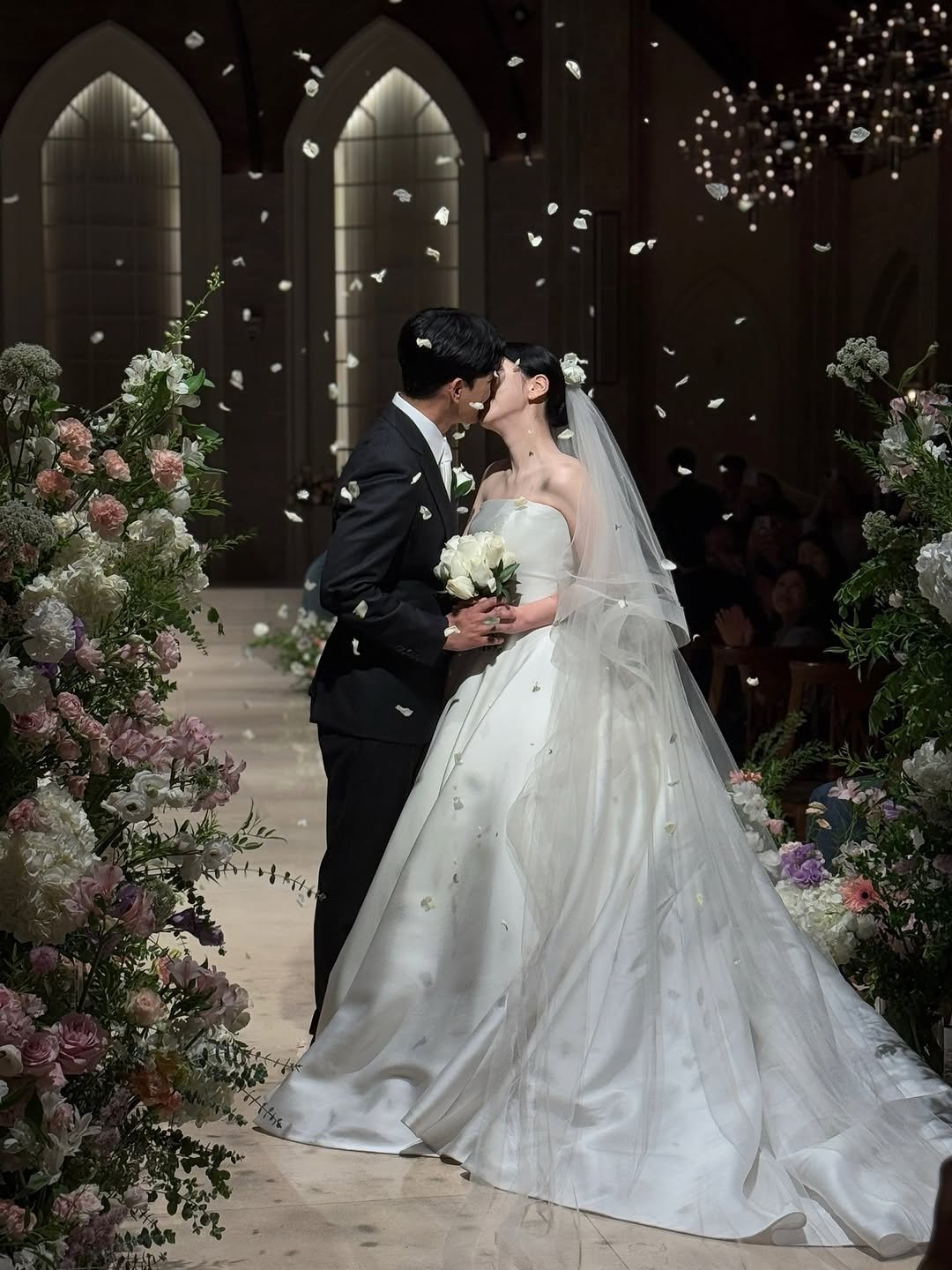yelim_wed 게시물 이미지: ⠀⠀⠀⠀⠀⠀⠀⠀⠀⠀⠀⠀⠀⠀⠀⠀ 
 ⠀⠀⠀⠀⠀⠀⠀⠀⠀⠀⠀⠀⠀⠀⠀⠀ 
무려 4개월만에...