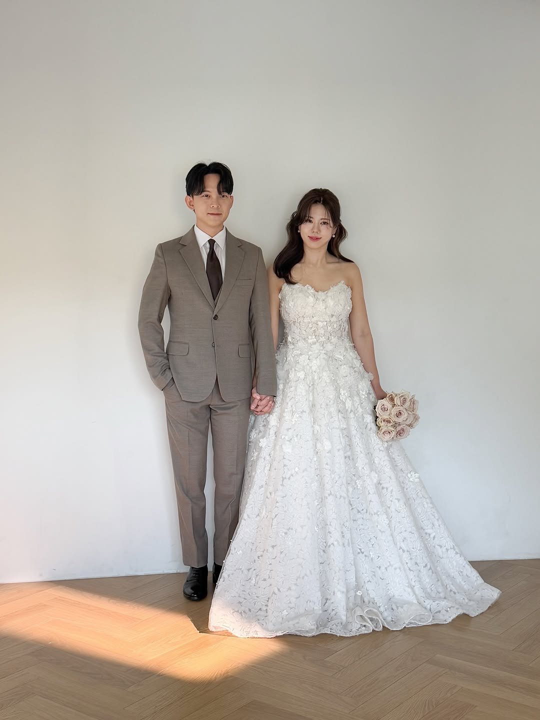 yelim_wed 게시물 이미지: ⠀⠀⠀⠀⠀⠀⠀⠀⠀⠀⠀⠀⠀⠀⠀⠀ 
 ⠀⠀⠀⠀⠀⠀⠀⠀⠀⠀⠀⠀⠀⠀⠀⠀ 
이 사진들을...