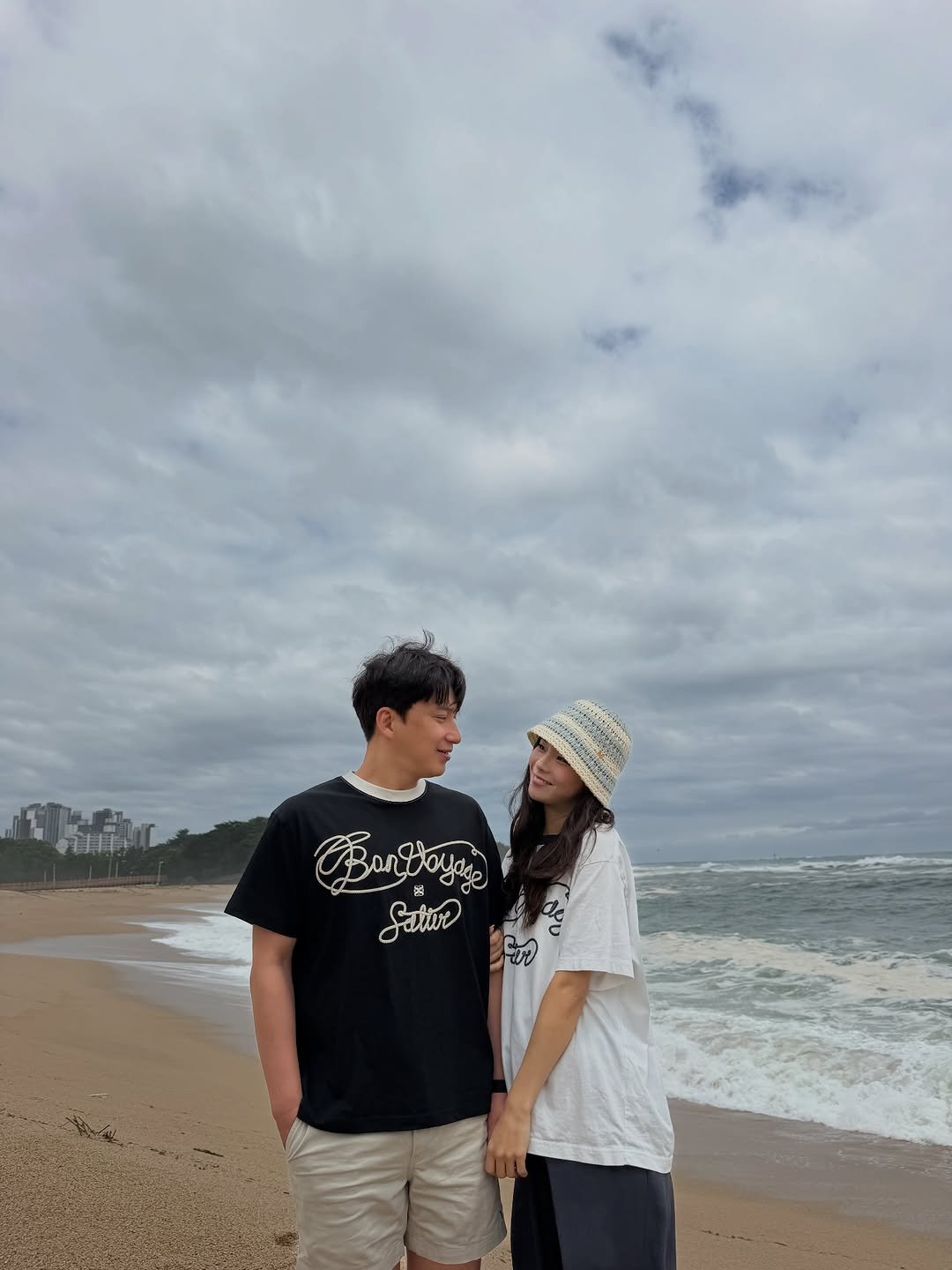 yelimy 게시물 이미지: 속초 가족여행😁

이번 주말엔 돌풍에 폭우까지 쏟아졌지만☔️
오히려 더 낭만 가득한...