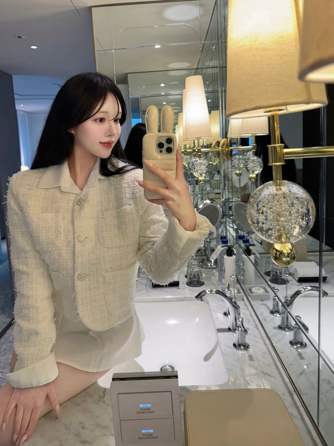 Photo by 예린 on February 07, 2026. May be an image of suit, blazer, mirror and text.