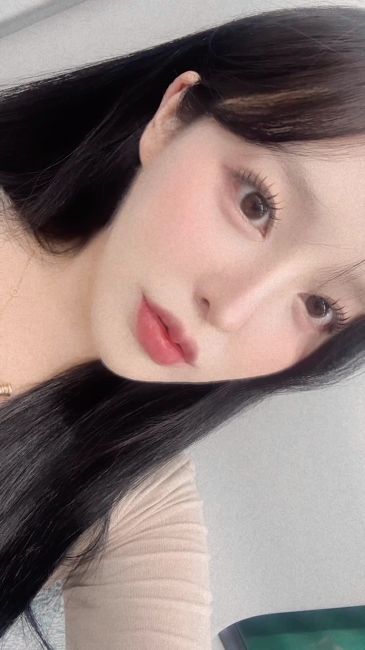 yelinnne 게시물 이미지: 얼굴 사진이 넘 없어셔,,😟