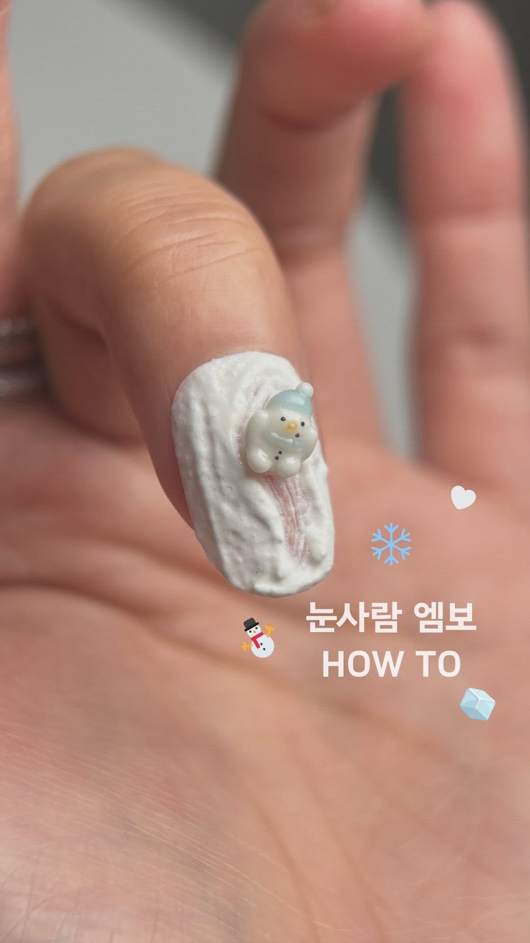 yelli_nail 게시물 이미지: ⠀눈끄럼틀 타는 눈짜람 ..🤍 겨울엔 눈사람 하나씩 입양 필수🤤
⠀⠀ 
⠀⠀ •...