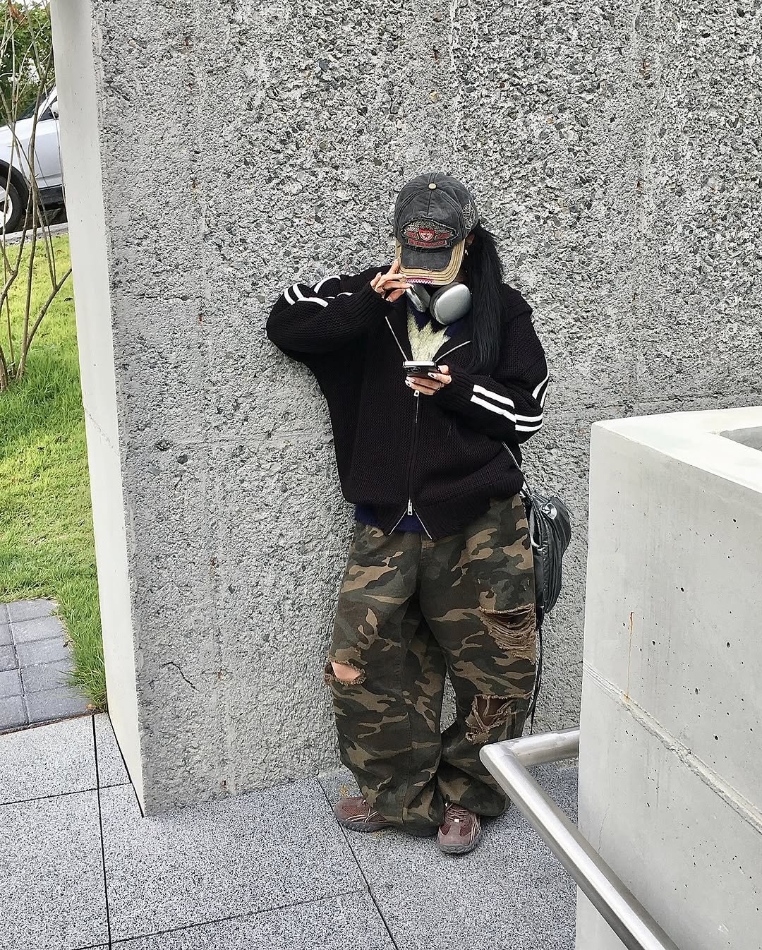 Photo shared by 오늘도 예모마일 :D on October 03, 2025 tagging @breath.coworks_. May be an image of 1 person, gas mask, military uniform, face mask and text.