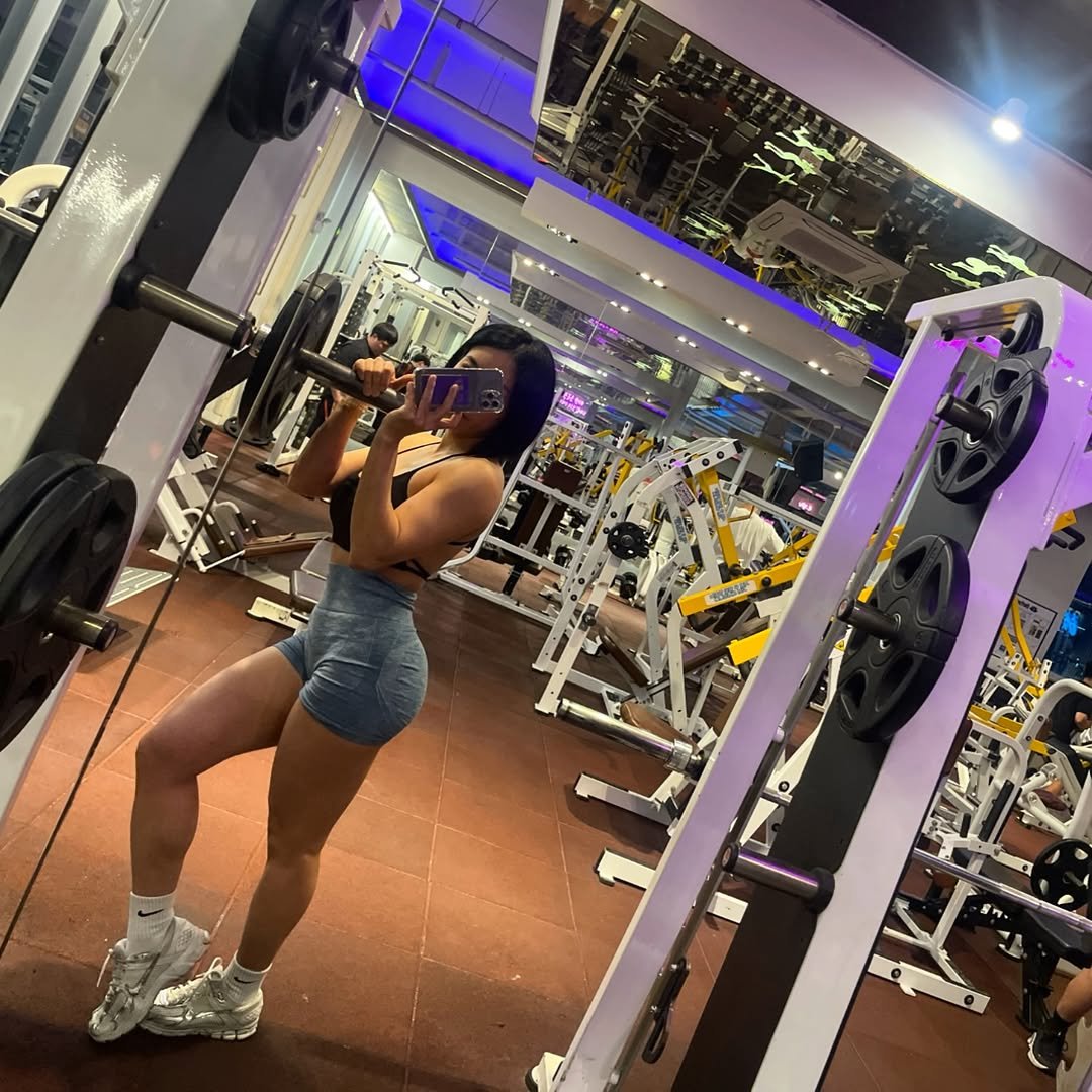 yen_bulkout 게시물 이미지: glutes day✨

#workout #glutes #gymrats #selfie