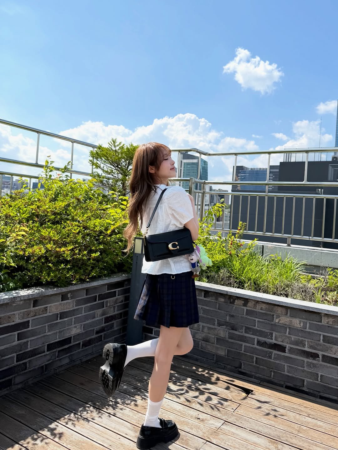 yena.jigumina 게시물 이미지: 🖤
#광고 #CoachNY #Coachkorea #Coachxbraindead
@coach