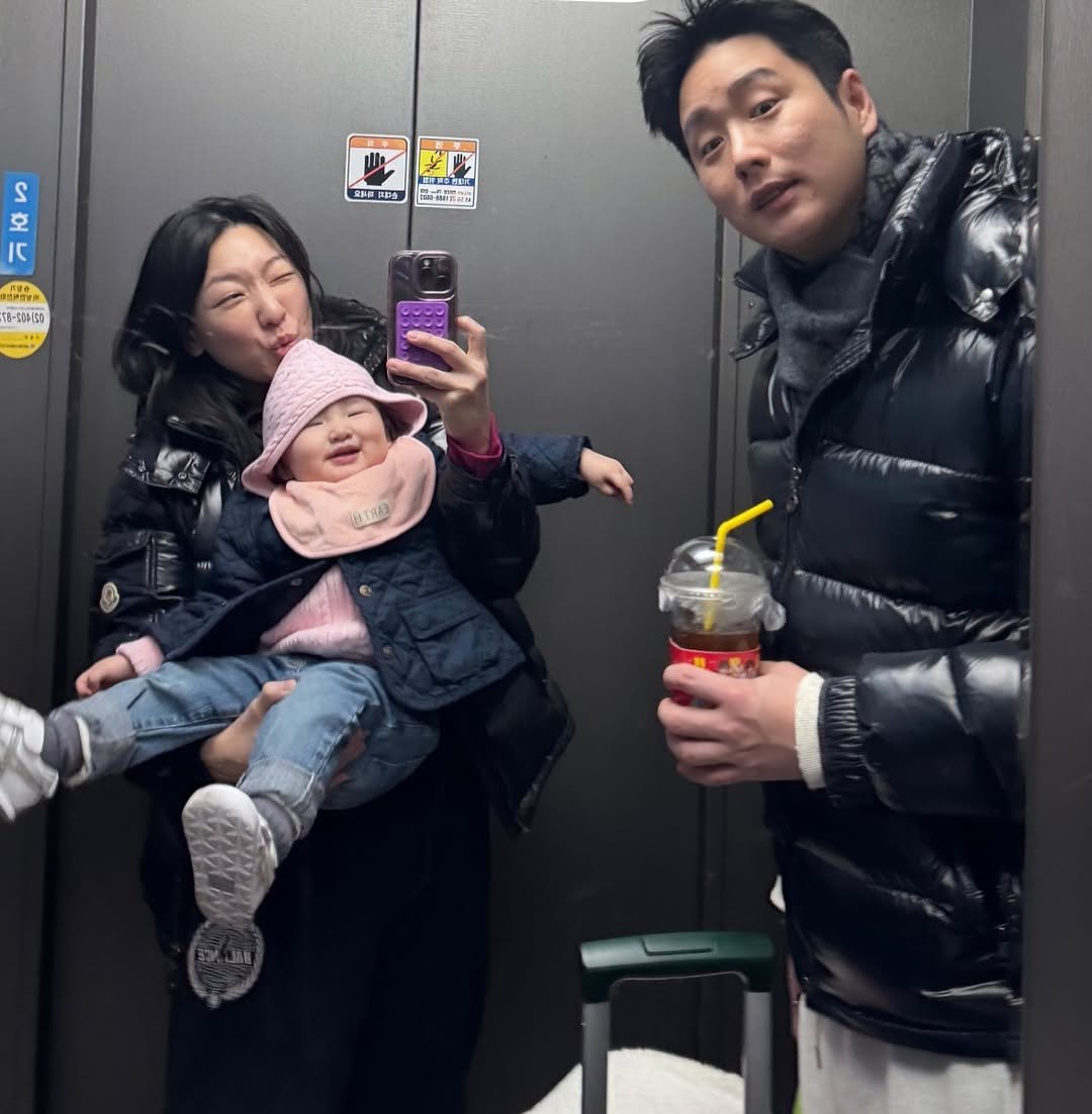 yena_ssam 게시물 이미지: 다신 없을 우리 공주14개월 가족 여행 ✈️

진짜… 엄~~청 컸다
근데 아직은...