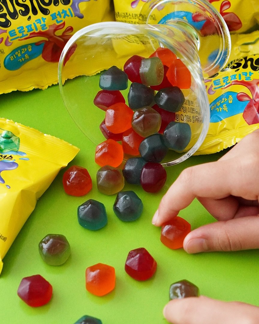 Photo shared by 얭느홈 | 홈쿡 간단레시피 on August 20, 2025 tagging @fruitgushers_kr. May be an image of candy and text.