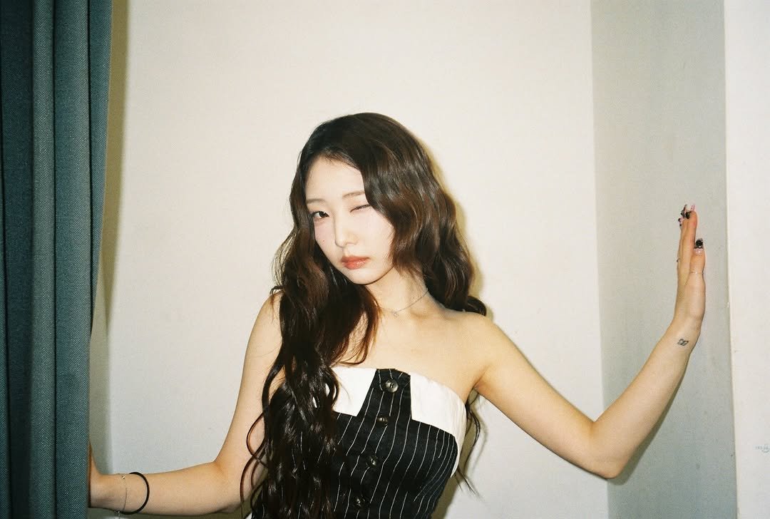 Photo by 여진 YEOJIN on March 28, 2026. May be an image of one or more people, hair, bra and text.