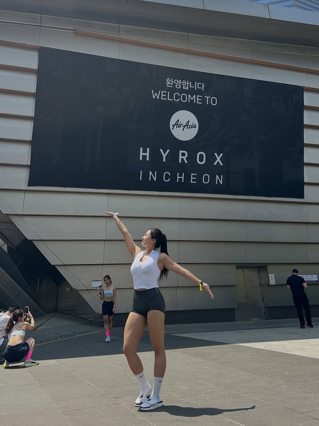 yeonco_0611 게시물 이미지: 하이록스 벼락치기 대성공💕
선희님과 수업하다가 즉흥으로 한달만에 첫데뷔(?)
패션쇼...