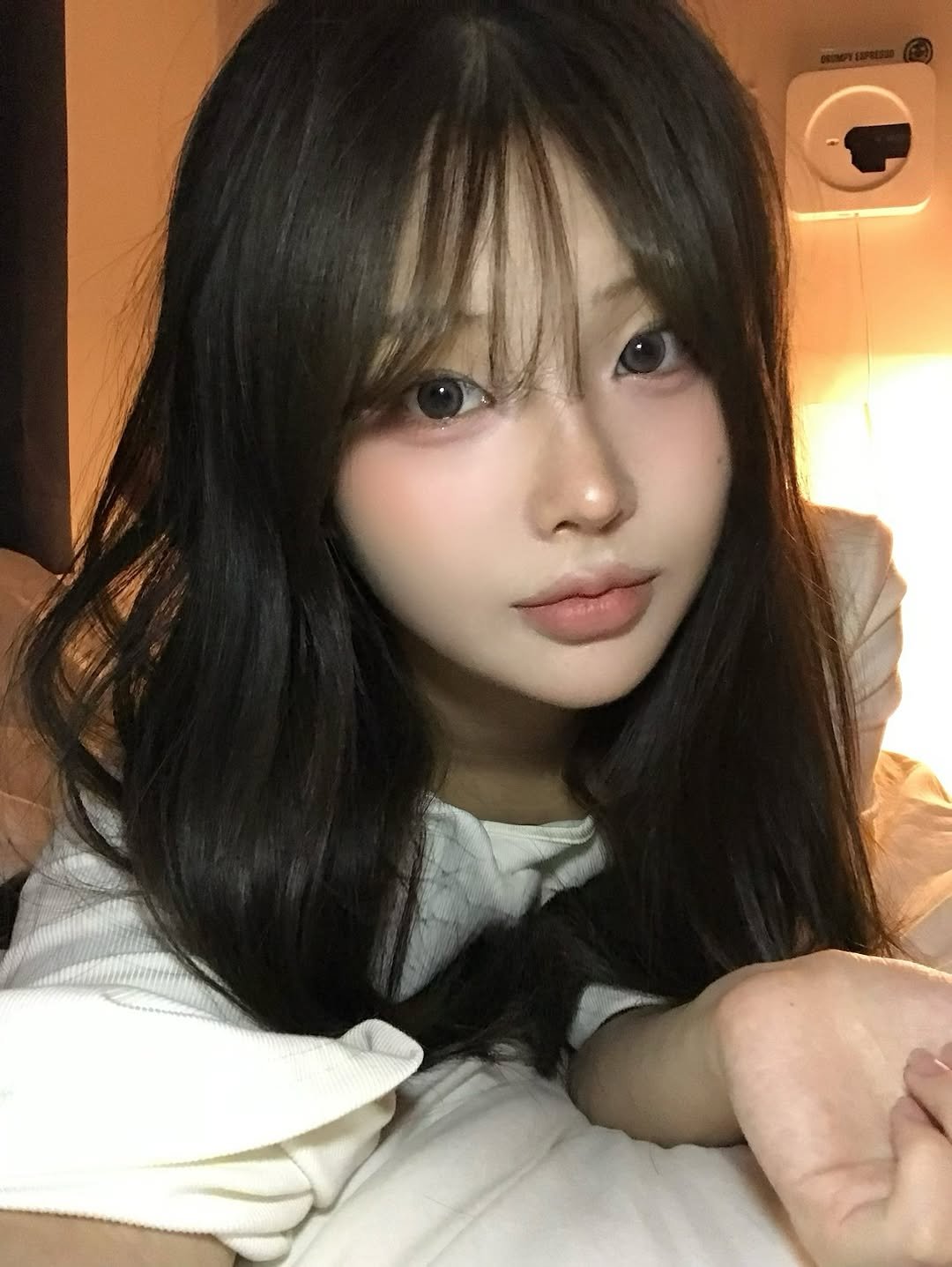 Photo shared by 연 on October 09, 2025 tagging @dr.althea_korea_official, and @munitz.co. May be a selfie of one or more people, hair and text.