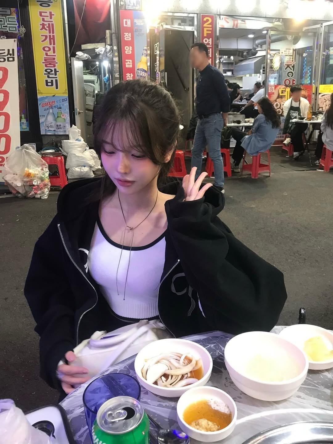 Photo shared by 연 on October 14, 2025 tagging @therosefrantz. May be an image of ‎text that says '‎55 양 م o SI ぼ 증심 Te 축추기? 니착무 뜨루으 김하지면 드립다 곱 참 H עדף‎'‎.