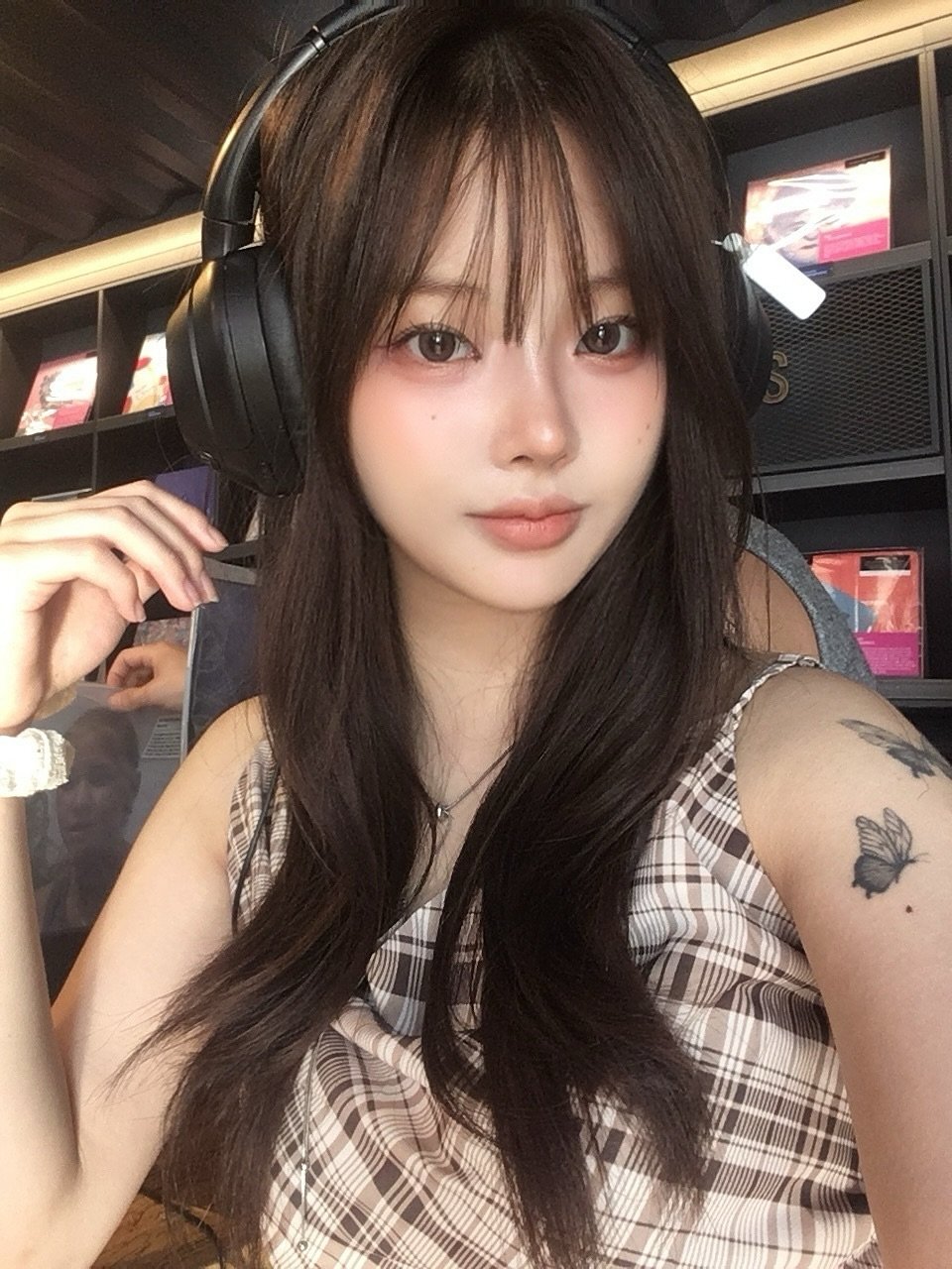 Photo by 연 on August 05, 2025. May be a selfie of 1 person, hair and text.
