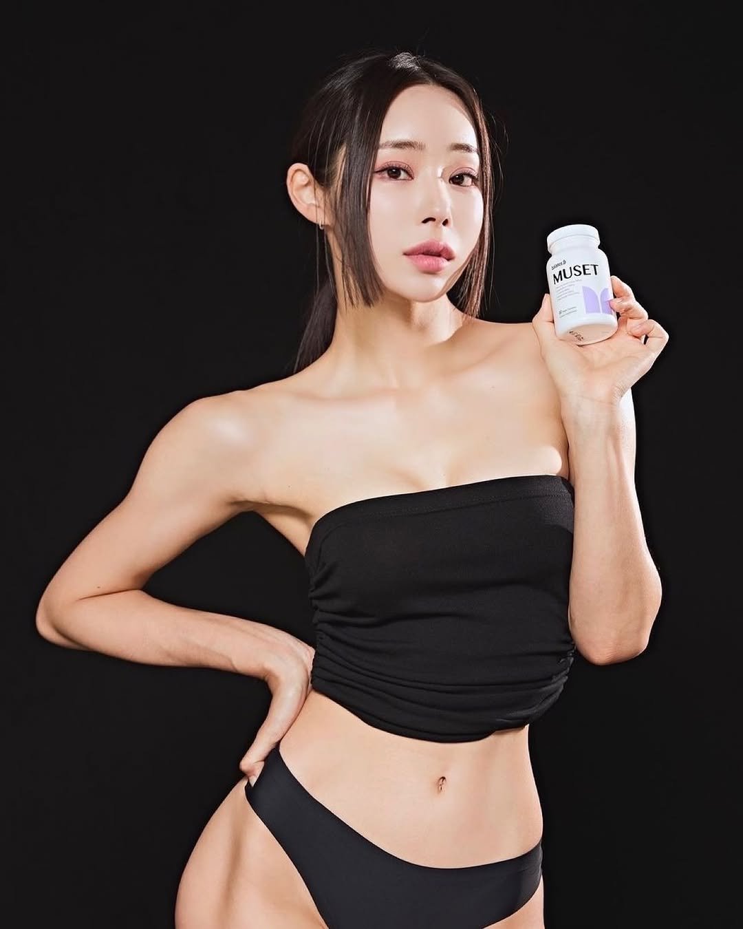 Photo by 연필라테스 연쌤 박서연 on January 04, 2026. May be an image of lotion, bra, hand cream and text that says 'MUSET MUSET'.