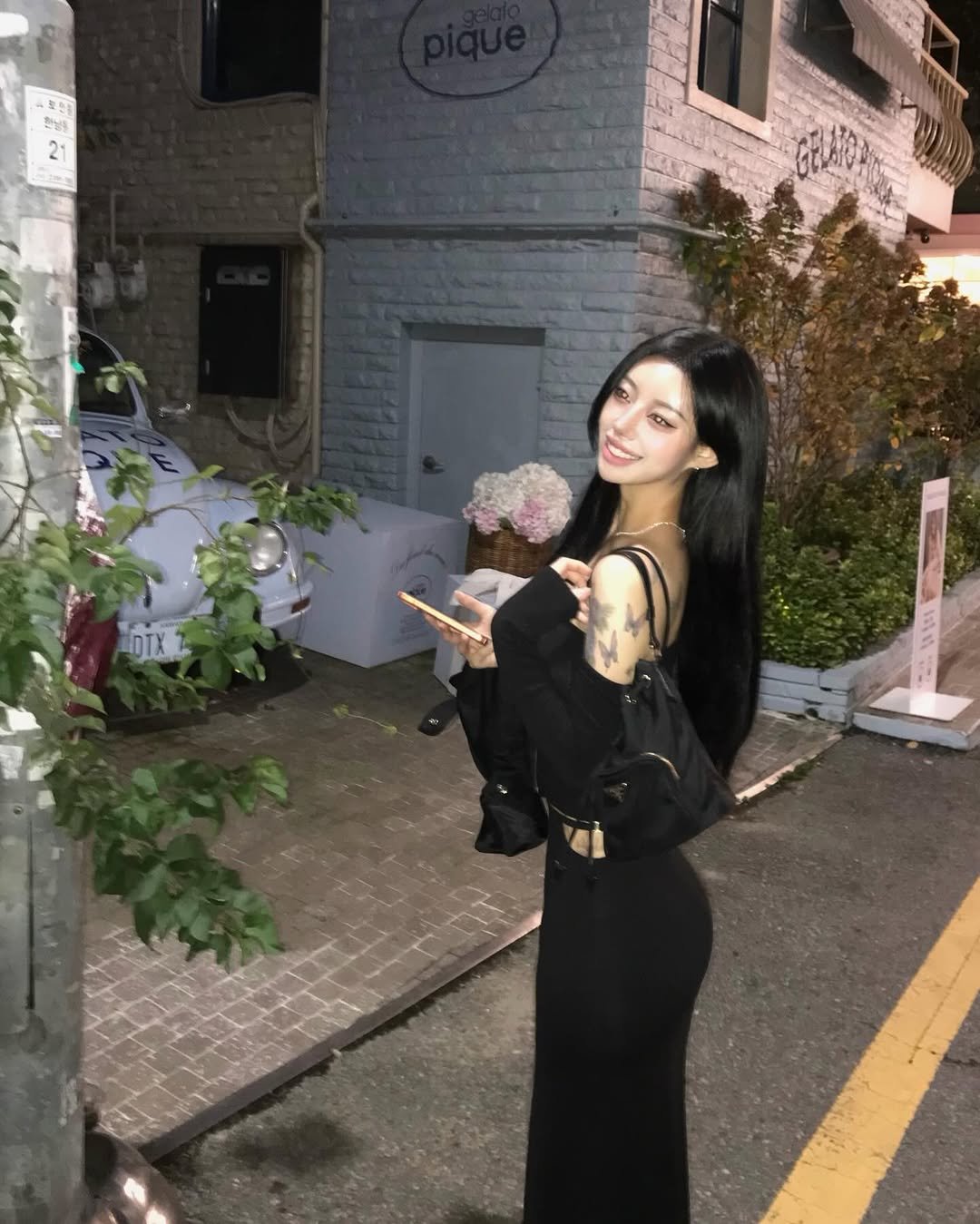 Photo shared by 선영 on November 26, 2025 tagging @meitu.kr. May be an image of text.