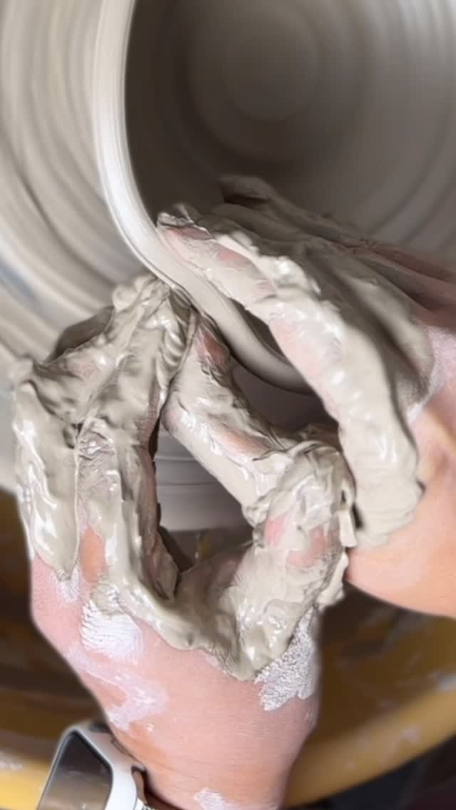 yeowoojagi_hanna 게시물 이미지: 요즘 자주 그런 생각을 한다.
나는 지금 뭘 팔고 있는 걸까.

기능일까,...