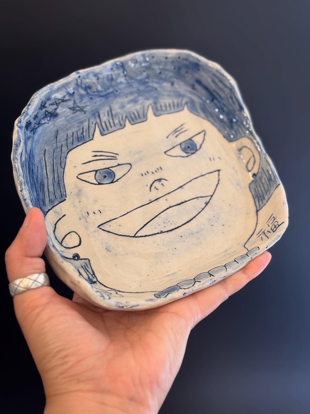 Photo by 김한나 | 여우자기 도자기공방 | Ceramic Artist on August 09, 2025. May be an image of plate, pottery, bowl and text.