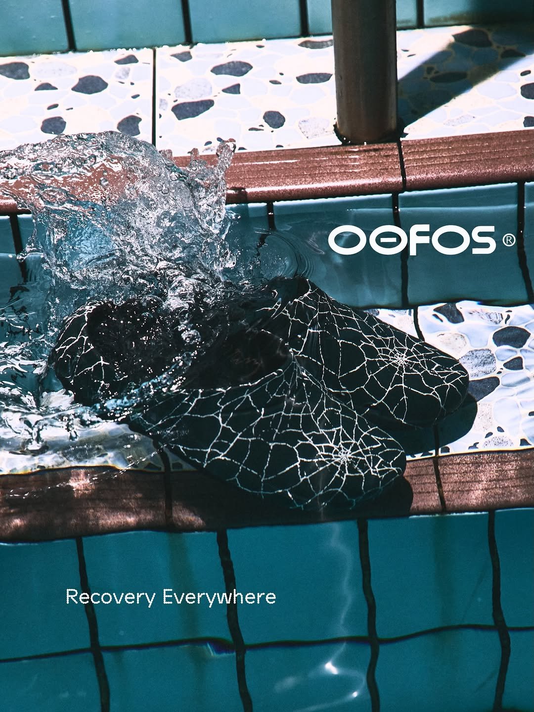 yeseyeesee 게시물 이미지: YESEYESEE × OOFOS

‘OOcloog’

예스아이씨와 우포스가 협업으로...
