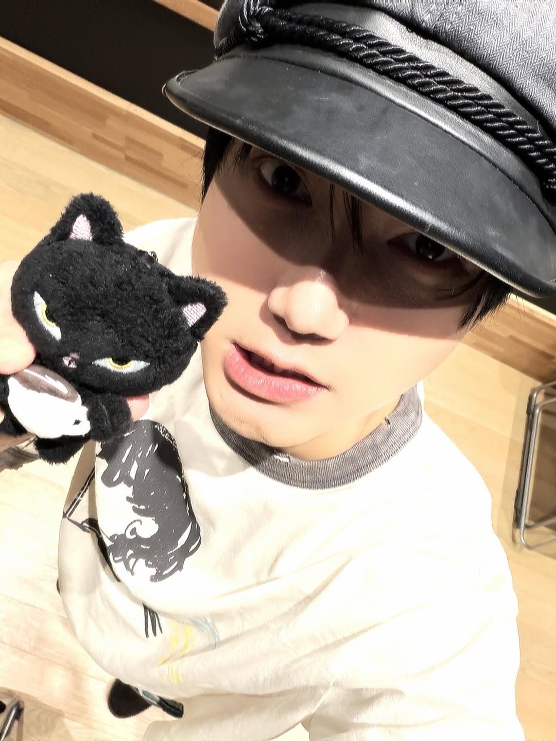yesung_jp_official 게시물 이미지: .
どう〜僕と似てる〜！？

by YESUNG

#SUPERJUNIOR #YESUNG...