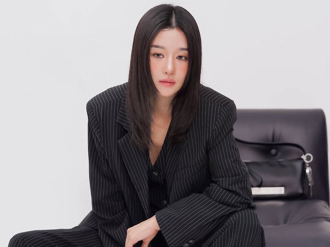 yeyeji_seo 게시물 이미지: @nicknicole_official 🦋🖤