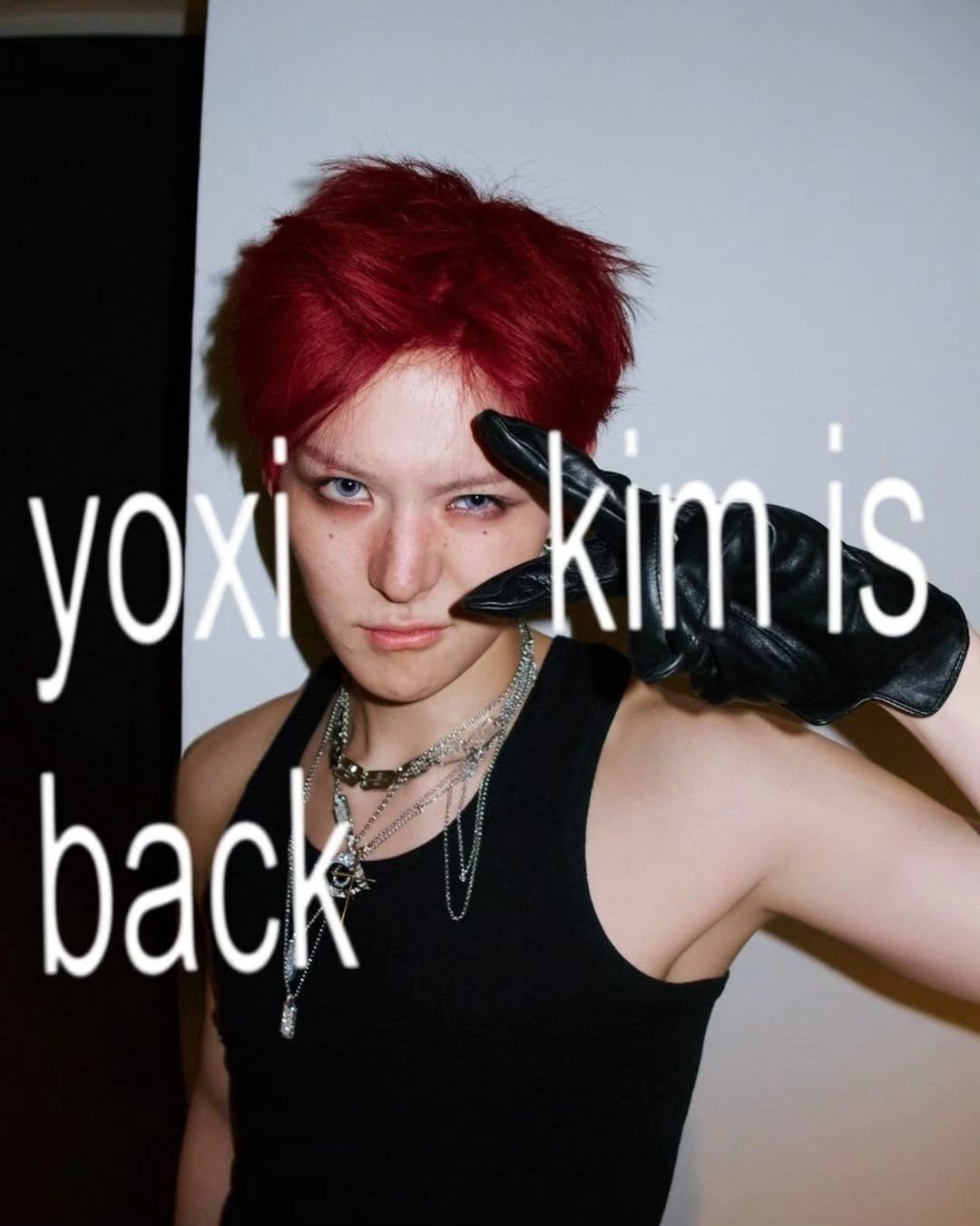 Photo by TREASURE (트레저) on December 02, 2025. May be an image of one or more people, bangs, blonde hair, makeup, magazine and text that says 'kimis is yoxi back'.