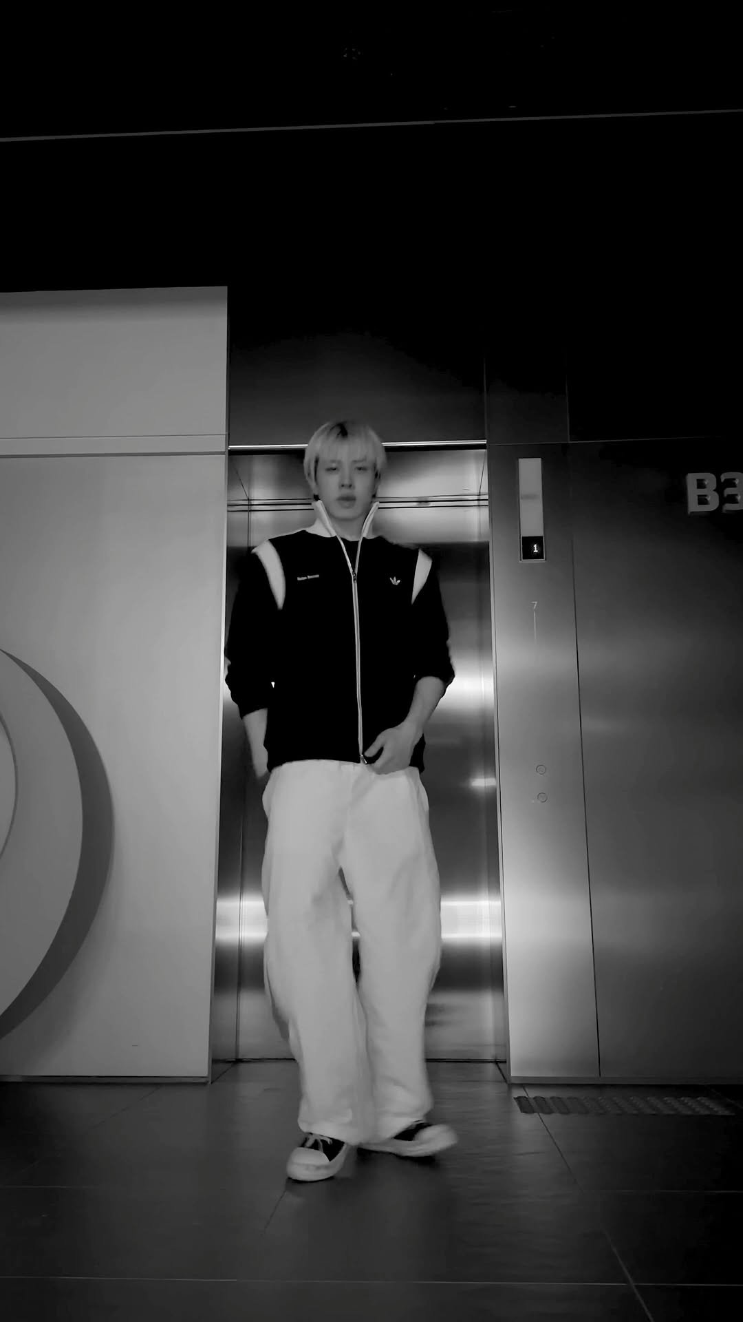 yg_treasure_official 게시물 이미지: 🔔Super King Cow (Baby)님에게서 깜짝 선물이 도착했어요...