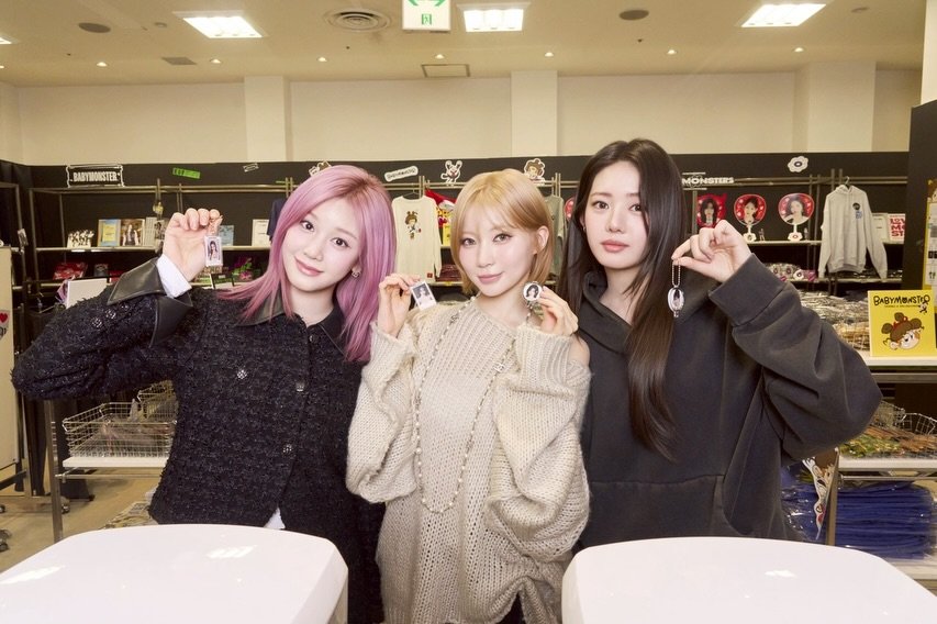 Photo by YG JAPAN OFFICIAL on November 29, 2025. May be an image of one or more people, hair and text.