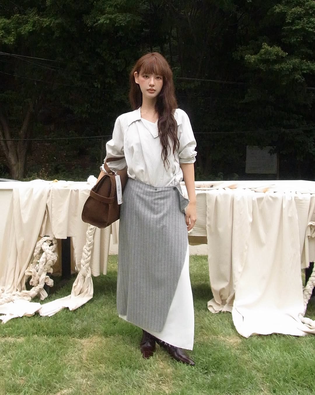 Photo shared by 혜지투즈 on September 12, 2025 tagging @verso_seoul. May be an image of 1 person and text.