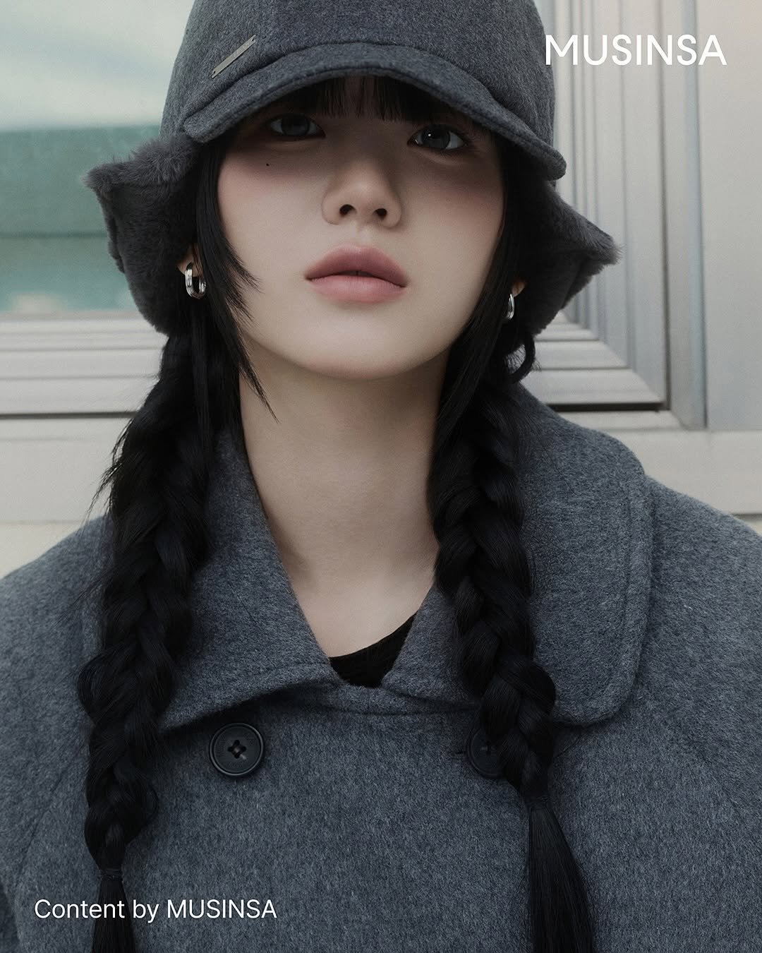 Photo shared by 조이현 cho yihyun on October 19, 2025 tagging @musinsa.official, and @misekiseoul. May be an image of one or more people, hair, duffle coat, hat, parka, poster, top and text that says 'MUSINSA Content ContentbyMUSINSA by MUSINSA'.