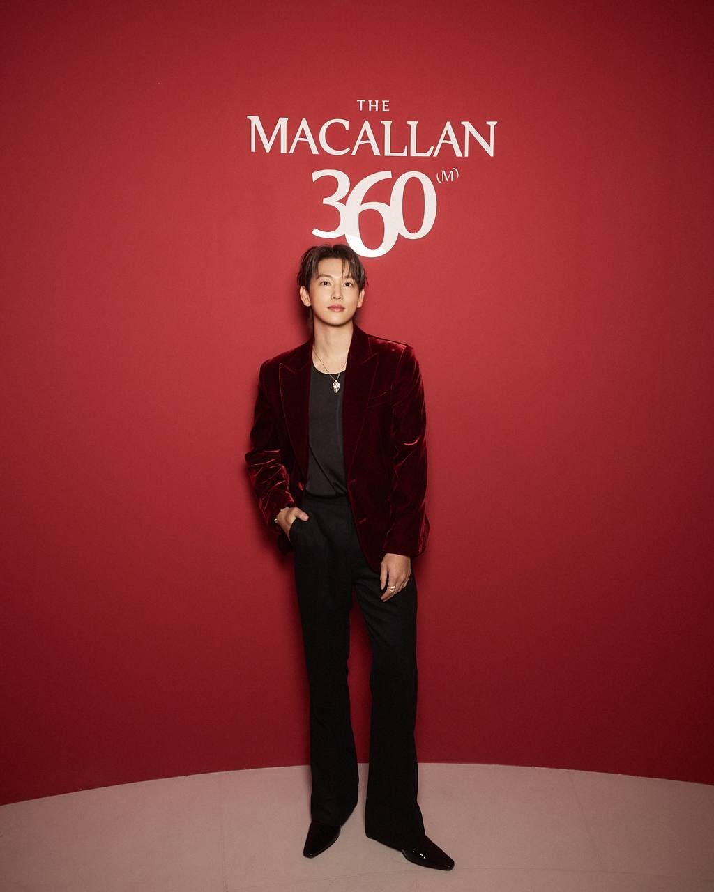Photo by 임시완 on October 16, 2025. May be an image of suit, dinner jacket and text that says 'THE MACALLAN 360 (M)'.