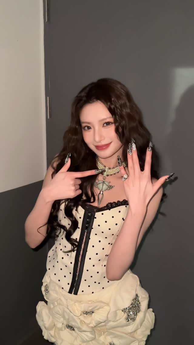 yiren_www 게시물 이미지: 💍#raye #yiren