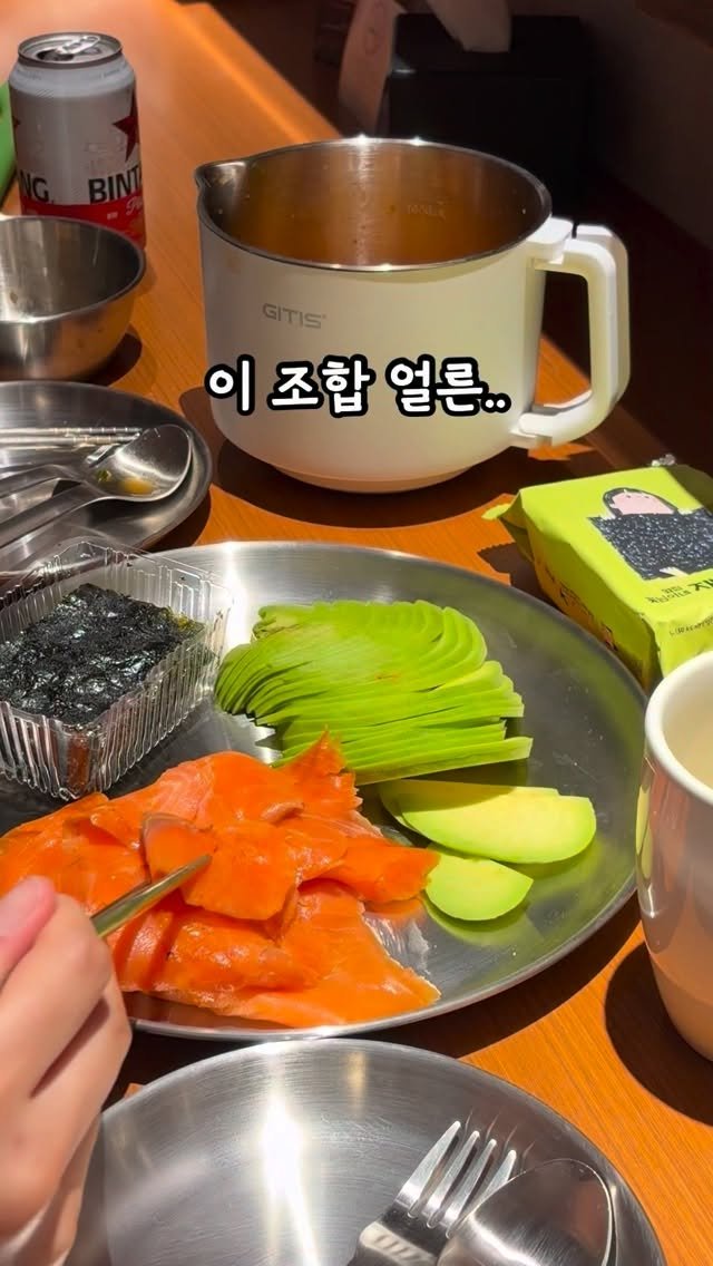 yj_home_ 게시물 이미지: 회친놈인데..
한 달 살기 하면서
많이 아쉬운 중이었거든여..

근데 이렇게 만들어...