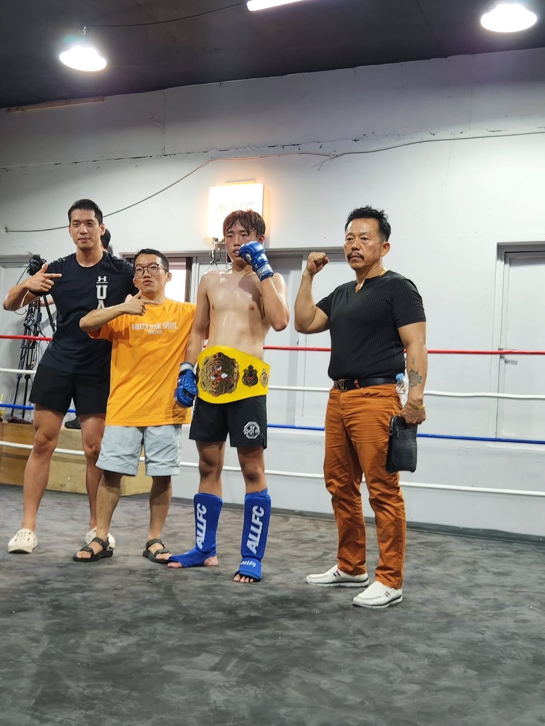 Photo shared by 킥복싱.주짓수.MMA | 양주투혼정심관 on August 23, 2025 tagging @swung_hyeon. May be an image of 3 people, punching bag and text.