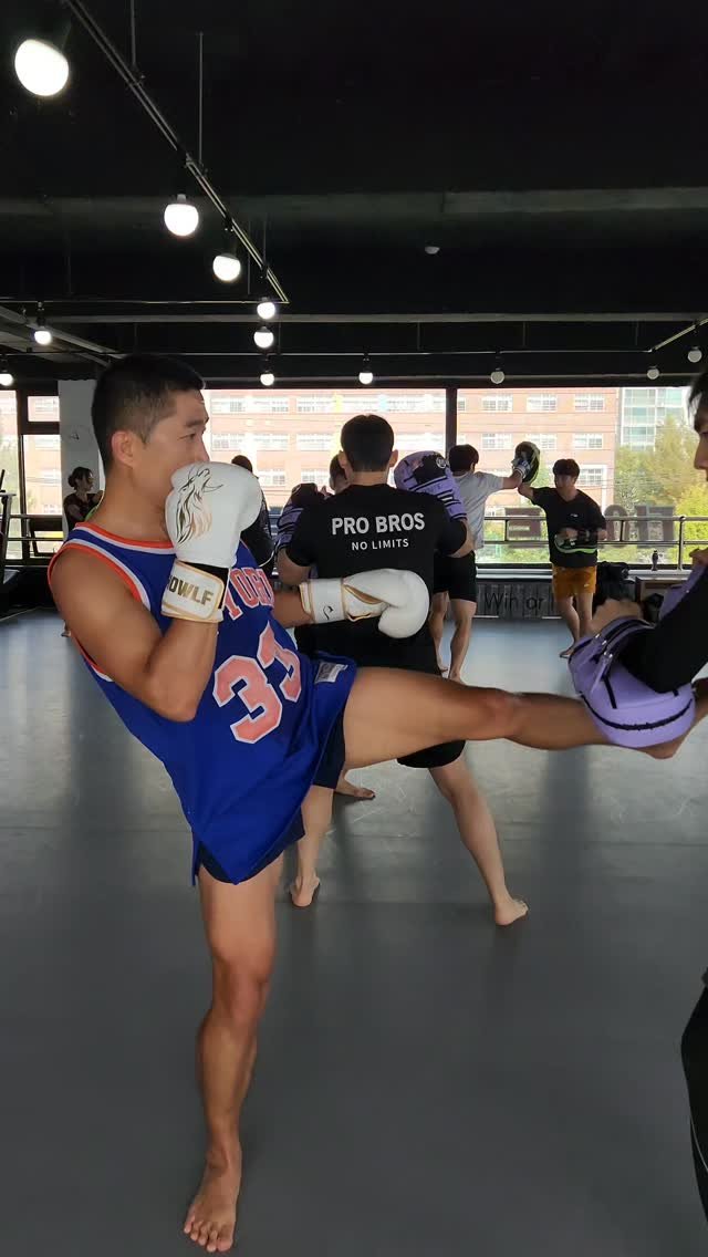 yj_toohon 게시물 이미지: 재미있는 운동을 찾는다면?
양주투혼 킥복싱 클래스로 오세요🥊

#양주킥복싱...