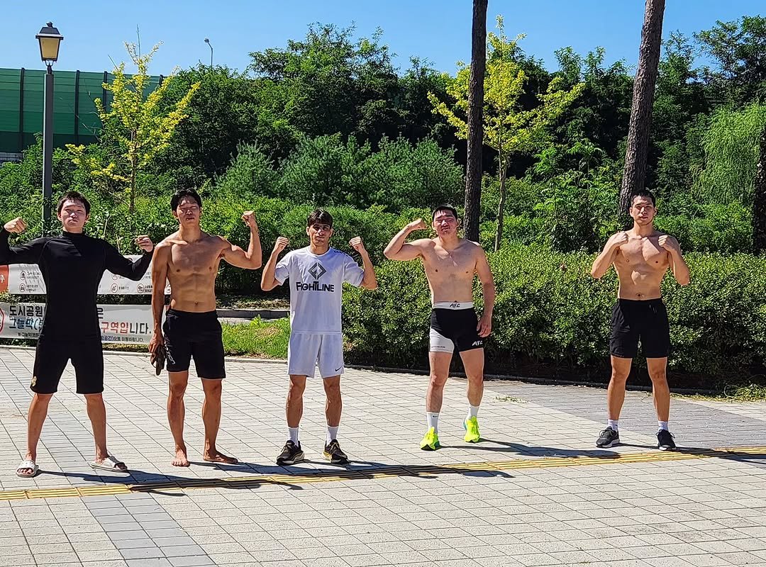 Photo by 킥복싱.주짓수.MMA | 양주투혼정심관 on September 19, 2025. May be an image of 5 people, activewear and text.