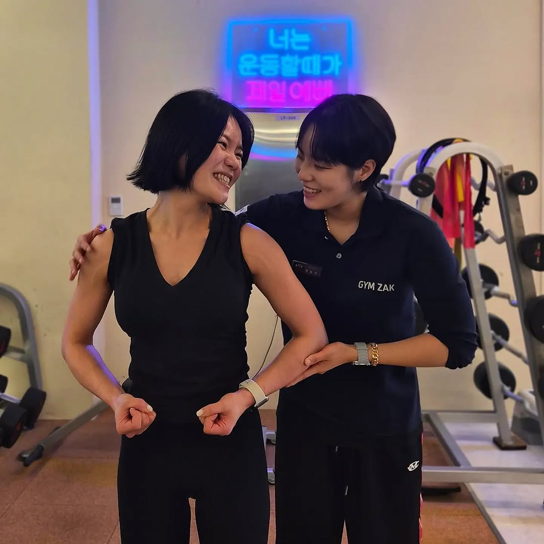 yj_x.x 게시물 이미지: ㅎㅎㅎ 회원님,
뭐 드셨는지 물어보는데 왜 대답을 안하세요🤍