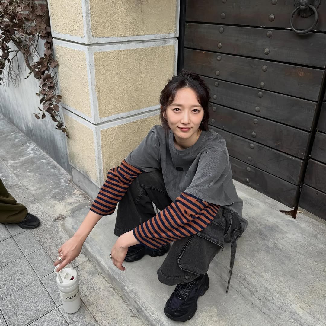 Photo by 표예진 on December 26, 2025. May be an image of top, parka, turtleneck and text.