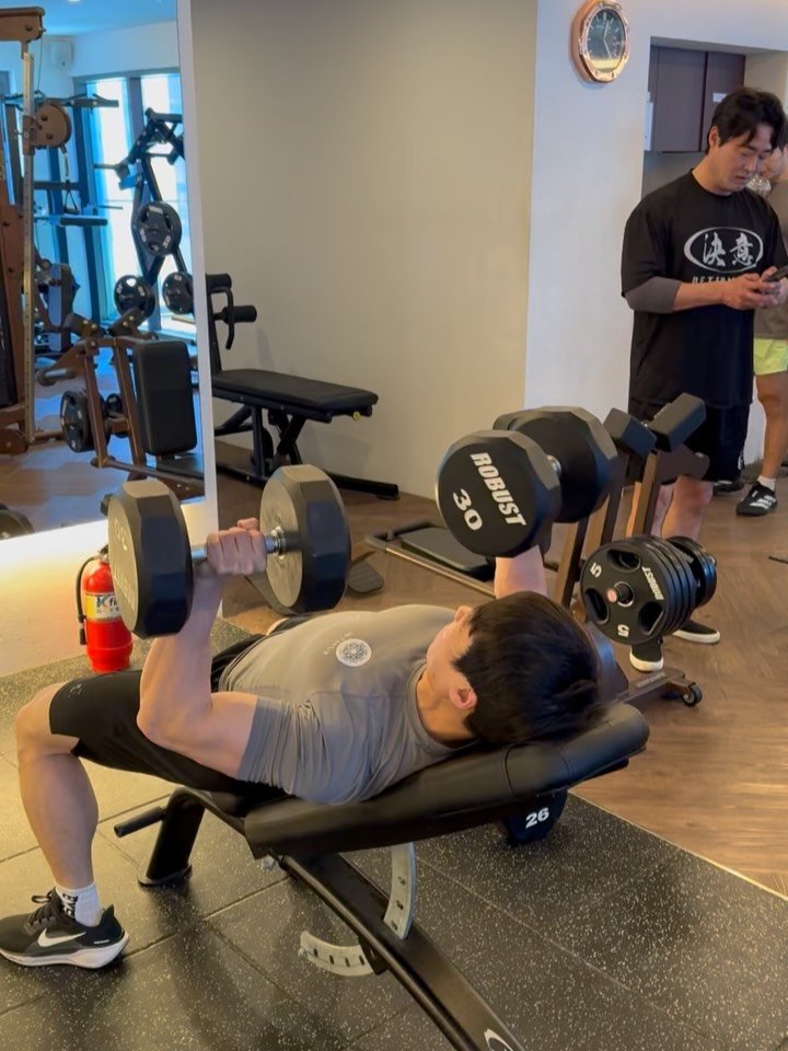 ykb_builder_gon 게시물 이미지: Push day
주말 잘 쉬었으니 다시 힘차게 한 주 잘 보내보자🔥🔥

#윤기봉헬스아카데미
