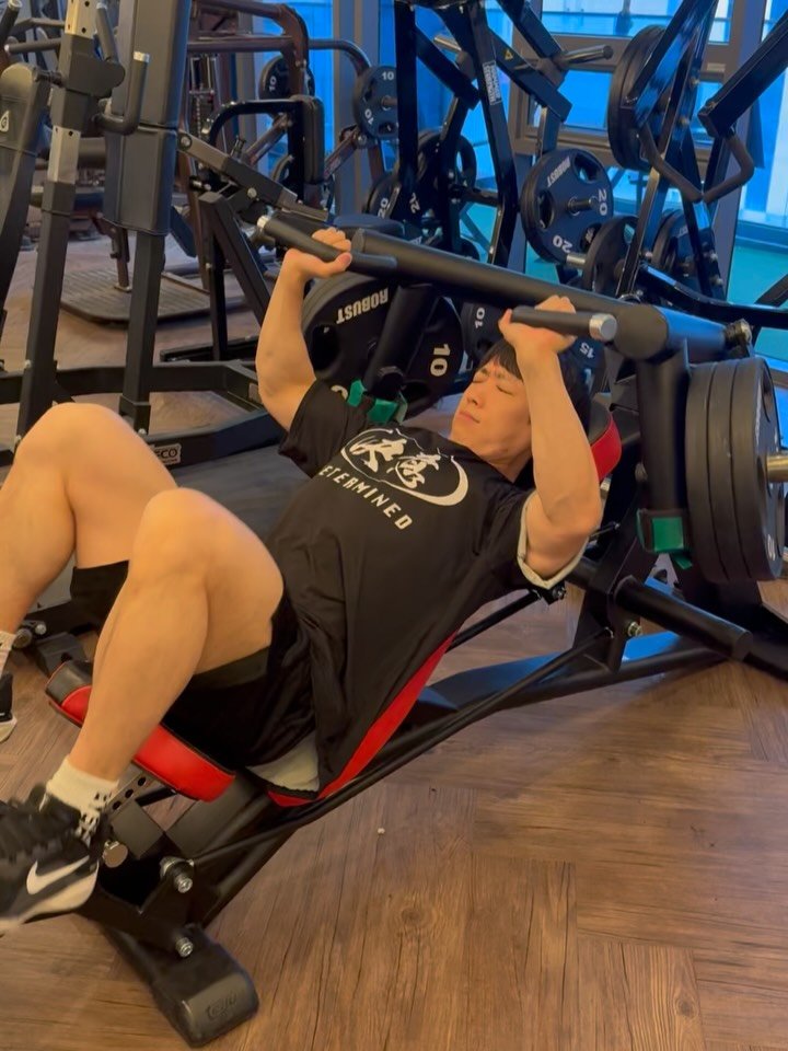 ykb_builder_gon 게시물 이미지: Push day

#윤기봉헬스아카데미