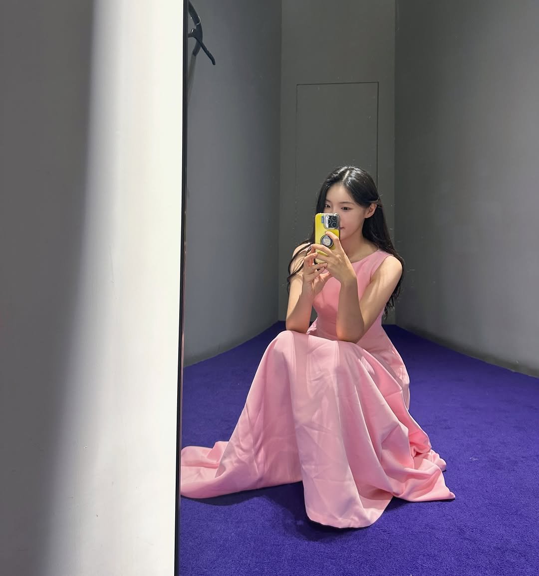 Photo by 채효령 on December 17, 2025. May be an image of gown, dress and text.