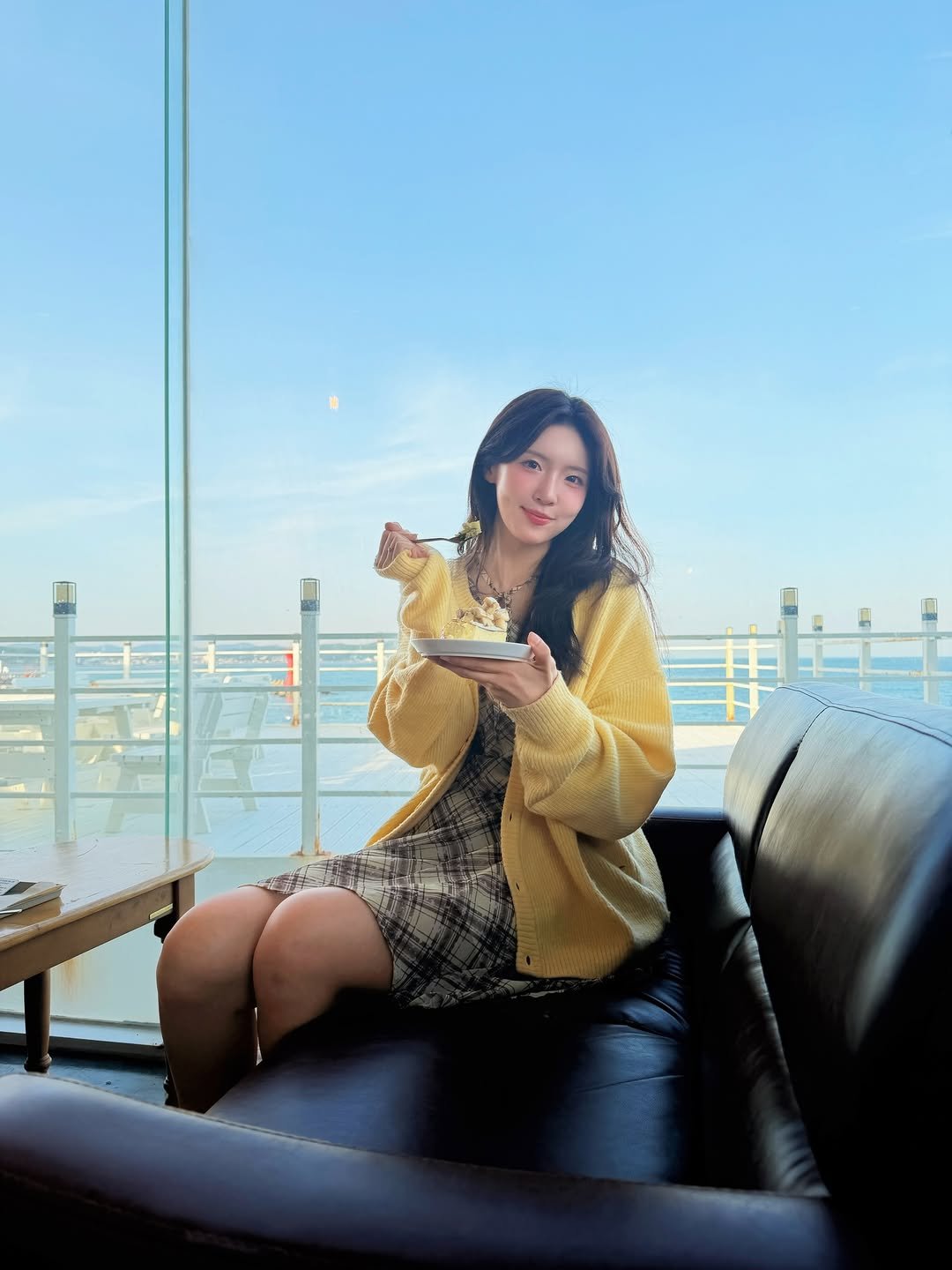 Photo shared by 채효령 on April 26, 2026 tagging @kimstar_w. May be an image of text.